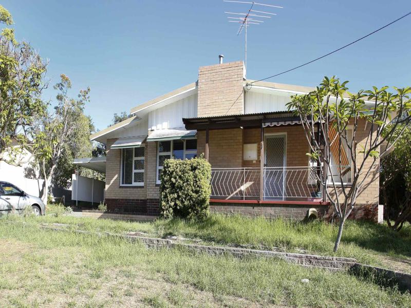 4 Fraser Drive, Greenmount, WA 6056 Property Details