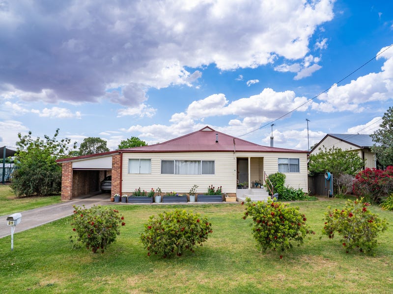 39 Lyall Street, Cowra, NSW 2794 House for Sale