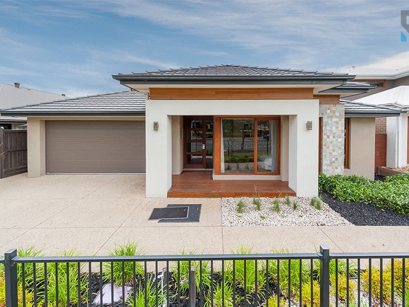 13 Greenvale Gardens Boulevard, Greenvale, VIC 3059