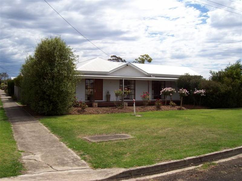 37 Carey Street, Heywood, VIC 3304