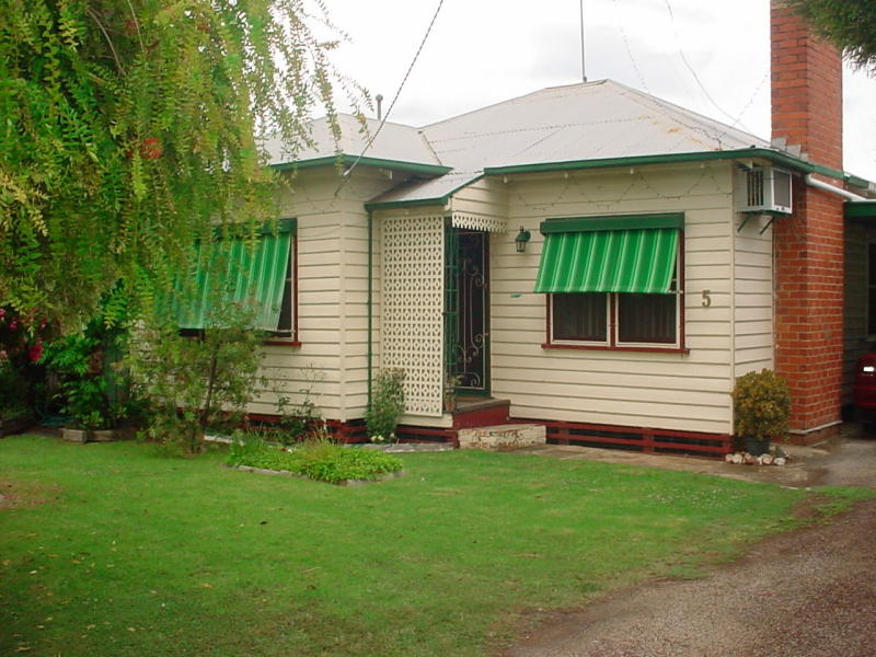 5 Lyall Avenue, Kerang, VIC 3579