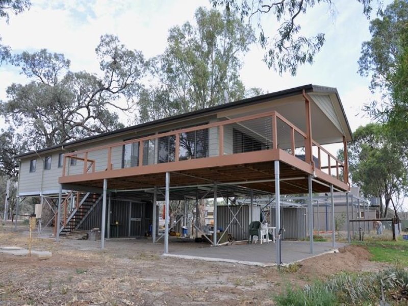 1 Mcphee Avenue, Blanchetown, SA 5357