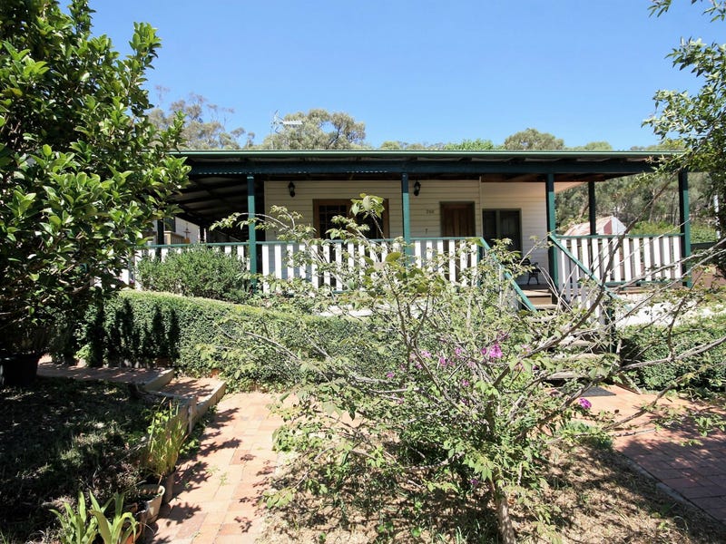 266 Foxlow Street, Captains Flat, NSW 2623