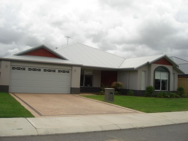 26 Halcyon Way, Atwell, WA 6164 Property Details