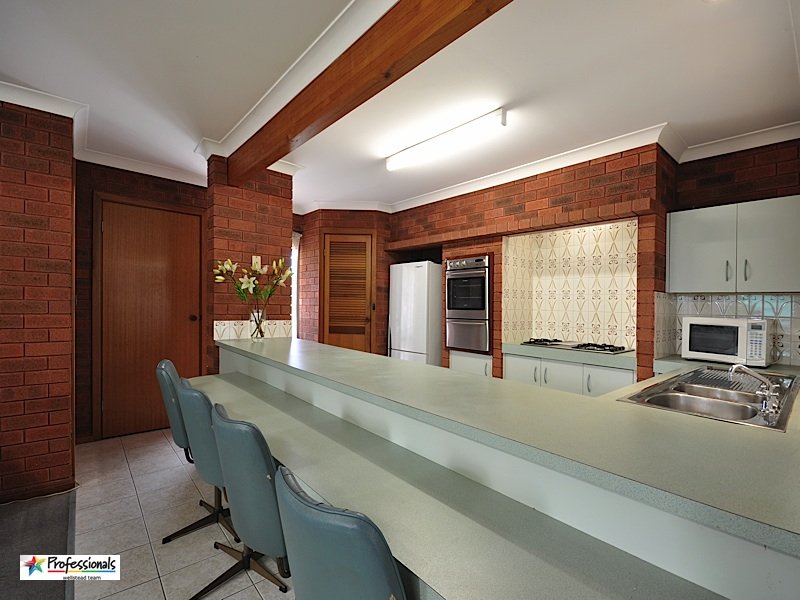 30 Charlbury Way, Eden Hill, WA 6054