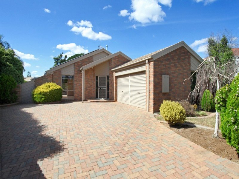 21 Glencara Close Westmeadows Vic 3049 Property Details