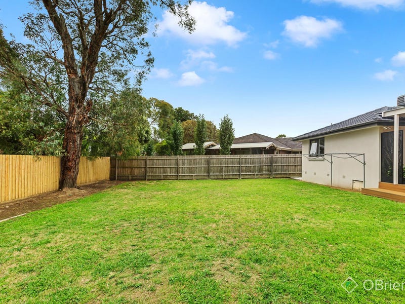 4 Fairlawn Place, Bayswater, Vic 3153 - Property Details