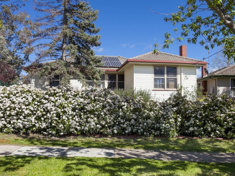 99 Cameron Road, Queanbeyan, NSW 2620 Property Details