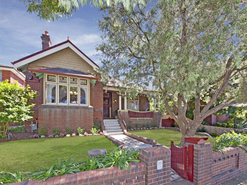 5 Dickinson Avenue, Croydon, NSW 2132