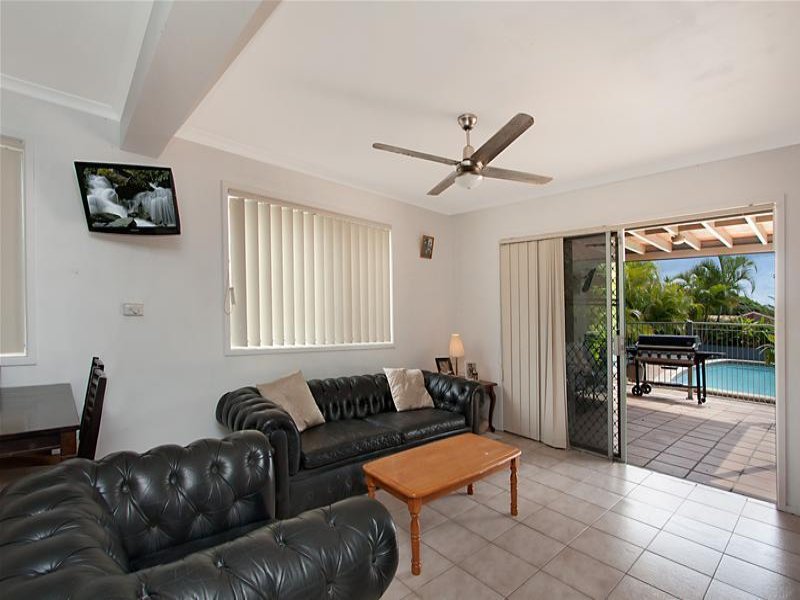 6 Seaview Parade, Elanora, QLD 4221