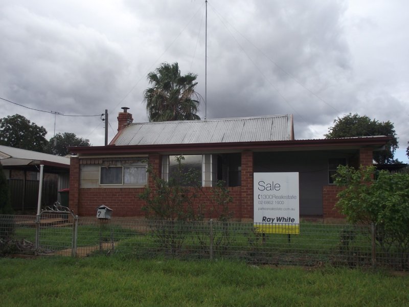 77 Hill Street, Parkes, NSW 2870 Property Details