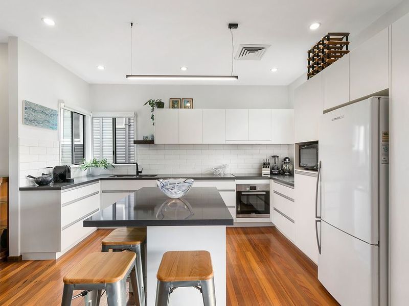 18 Kuranda Street, Balmoral, Qld 4171 Property Details