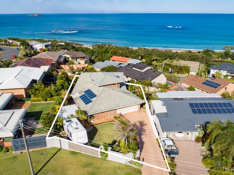 23 Warrawee Street, Sapphire Beach, NSW 2450 House for Sale