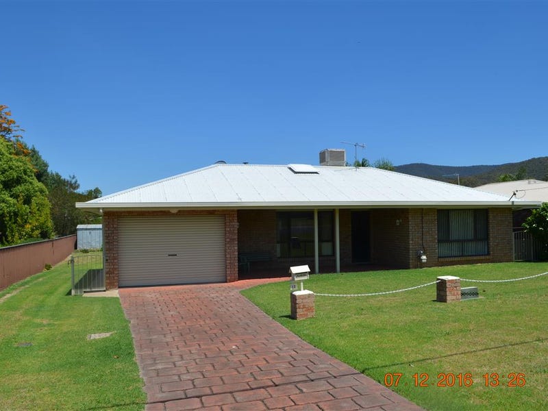 12 Yarralla Street, Tumut, NSW 2720 Property Details