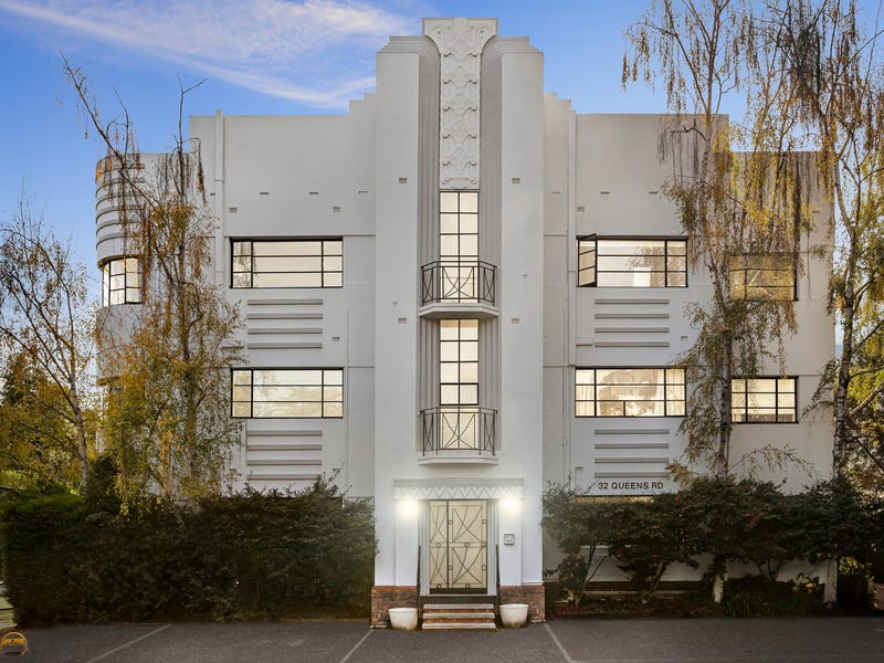 Real Estate & Property for Sale in Albert Park, VIC 3206 (+1 location