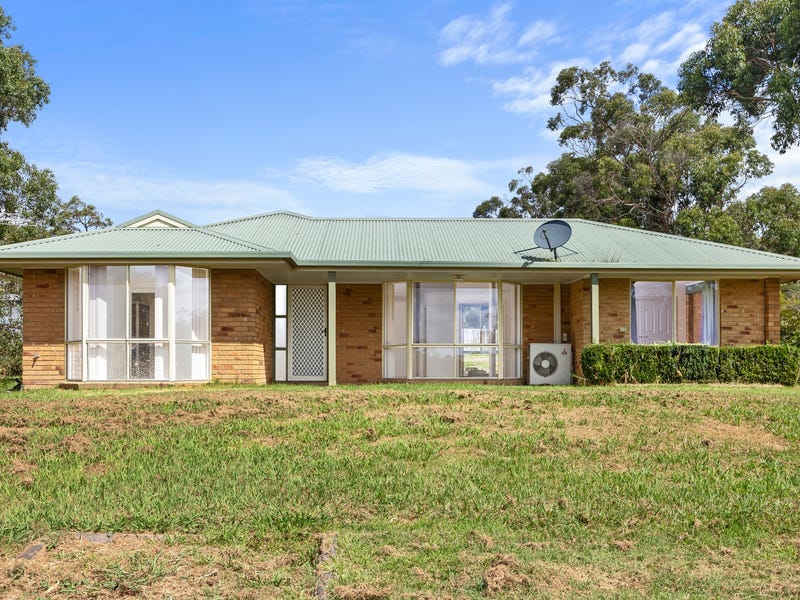 30 Whitelaw Street, Meeniyan, Vic 3956 House for Sale