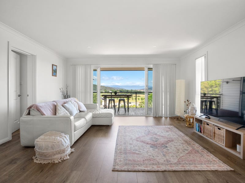 27 East Church Street, Deloraine, Tas 7304 House for Sale