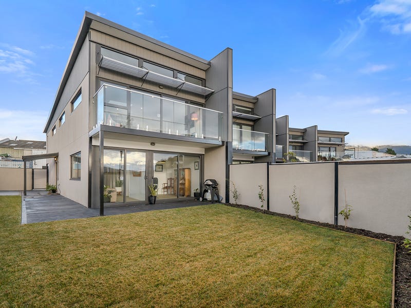 1/17 Duncan Street, Montrose, Tas 7010 Property Details