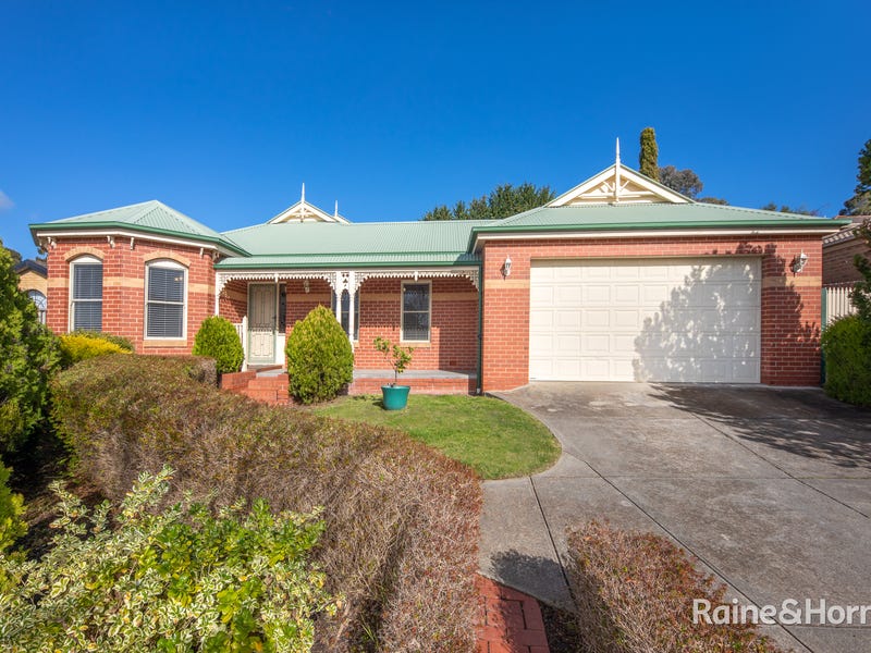 5 Kelbourne Grove, Sunbury, Vic 3429 Property Details