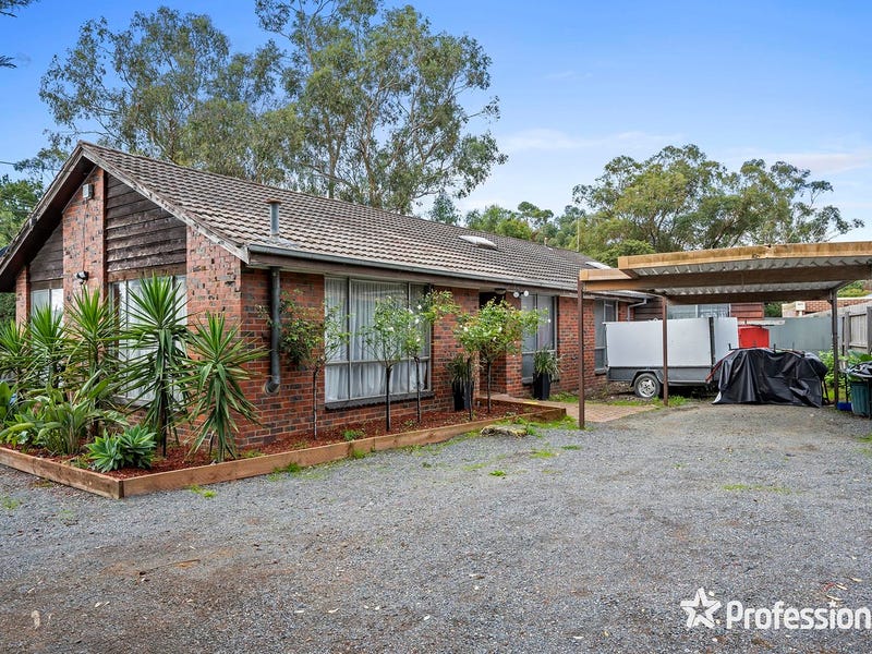 40 Pembroke Road, Mooroolbark, Vic 3138 Property Details
