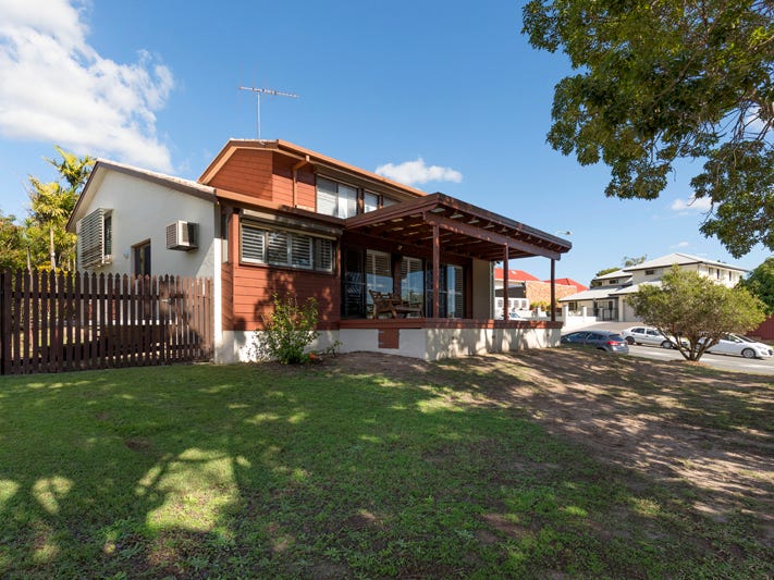 2 Donnington Street, Carindale, Qld 4152 Property Details