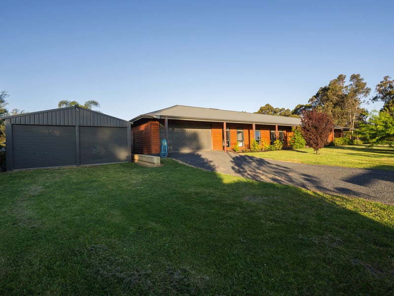 2 Kingia Close, Burekup, WA 6227 Property Details