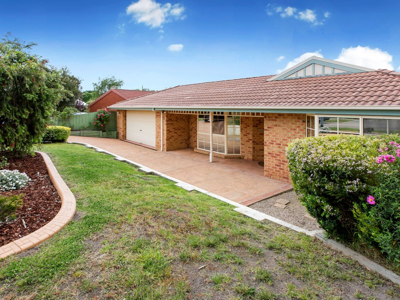 65 Jacaranda Crescent, Mornington, Vic 3931 Property Details