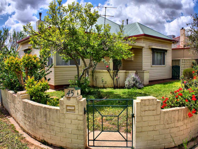 45 Gormly Avenue, Wagga Wagga, NSW 2650