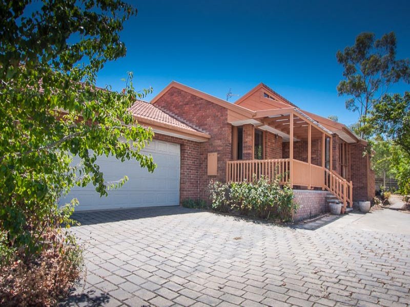 8 Heatherbrae Crescent, Sunbury, Vic 3429 Property Details