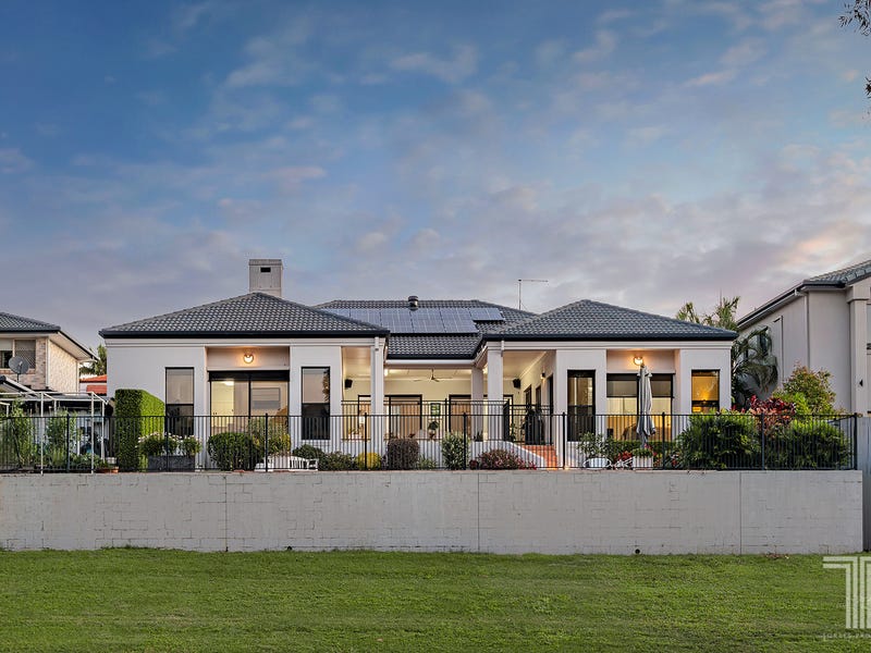 28 Amersham Crescent, Carindale, Qld 4152 Property Details