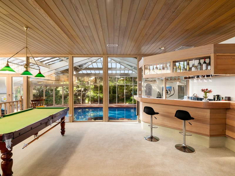 16 Wembley Gardens, Donvale, VIC 3111