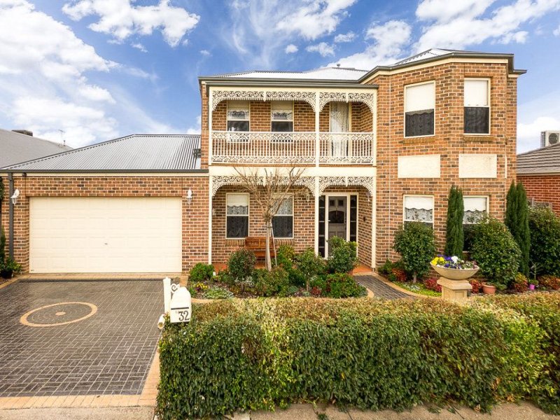 32 Thomas Carr Drive, Tarneit, Vic 3029 Property Details