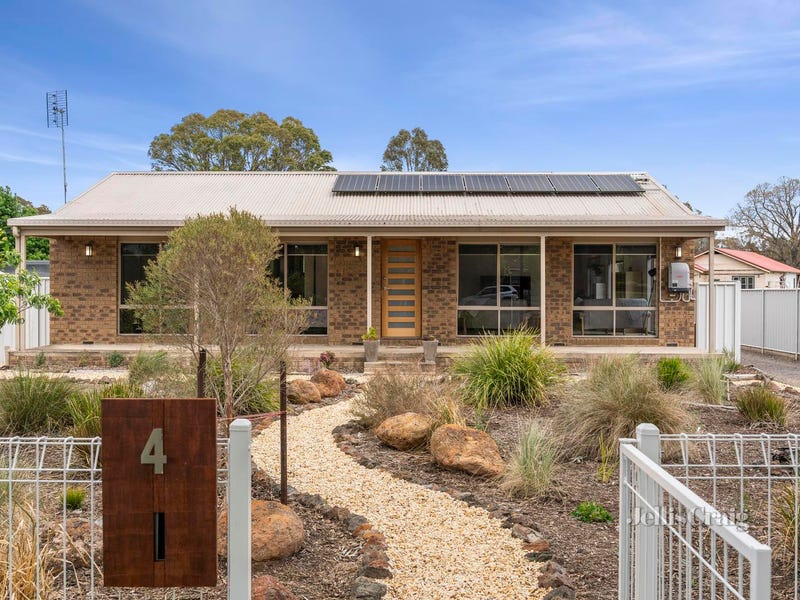 4 Hilliers Street, Newstead, Vic 3462 House for Sale