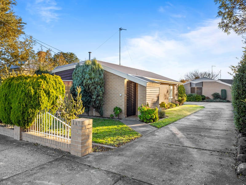 1/228 Albert Street, Sebastopol, Vic 3356 - Property Details