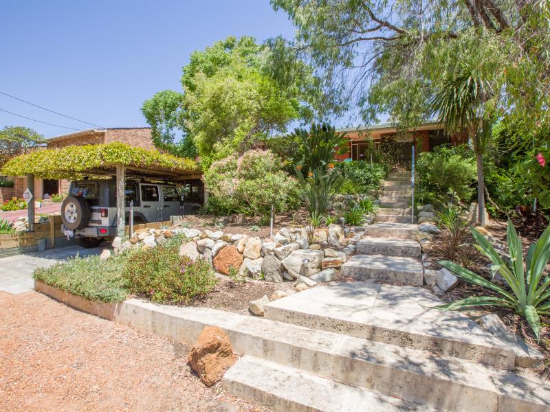 53 Parkdale Avenue South Bunbury WA 6230
