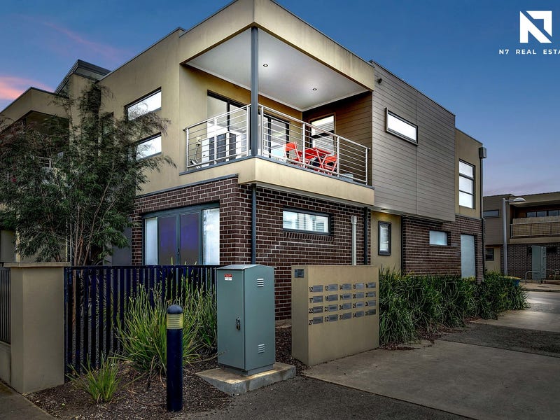 5/8 The Crossing, Caroline Springs, Vic 3023 Townhouse for Sale