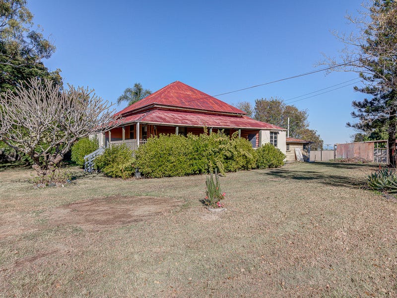 8 Hayes Street, Raceview, QLD 4305