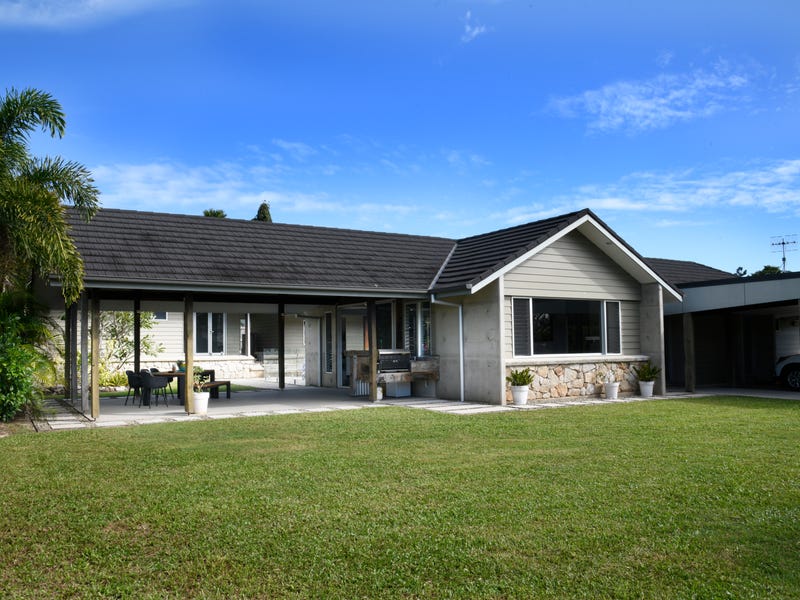 13 Voyager Street, South Mission Beach, QLD 4852