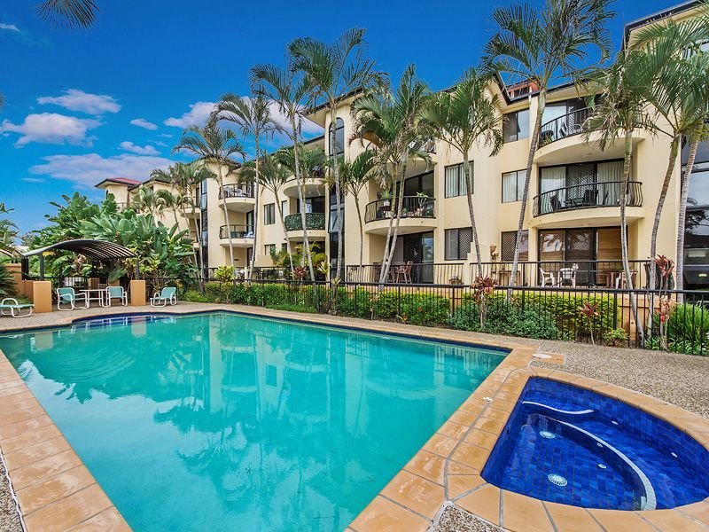 2 Fraser Avenue, Miami, QLD 4220