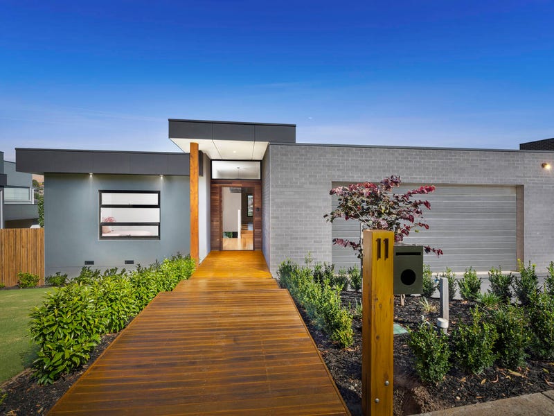 11 Stoneleigh Crescent, Highton, Vic 3216 Property Details