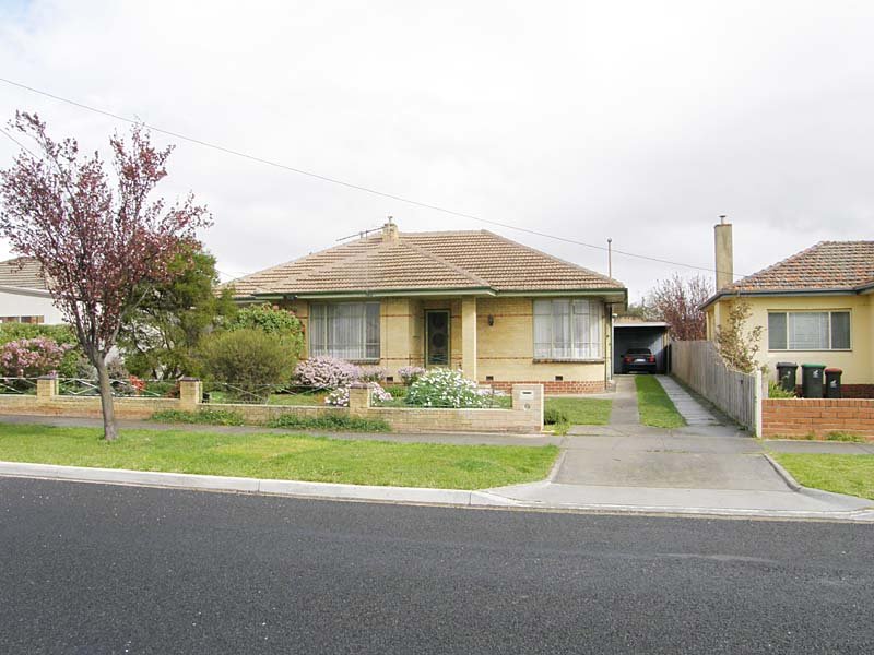 19 Loch Park Road, Traralgon, VIC 3844