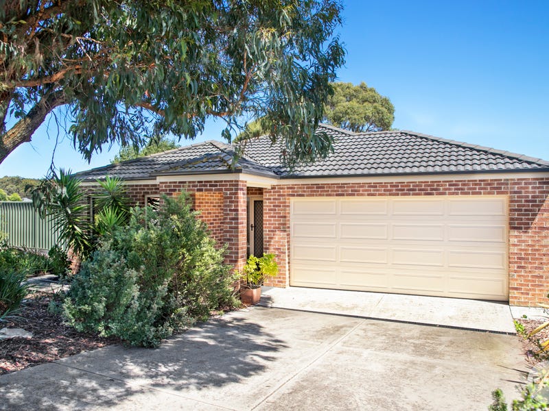 6 Rattray Court, Canadian, Vic 3350 House for Sale