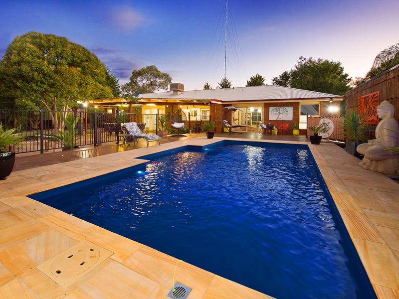 45 Balmoral Circuit, Eltham, VIC 3095