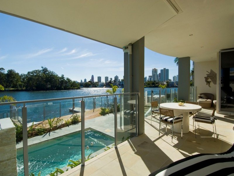 2/68 Sunset Boulevard, Surfers Paradise, QLD 4217