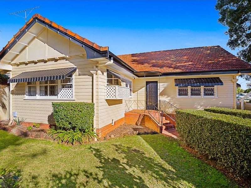 126 Bridge Street, East Toowoomba, Qld 4350