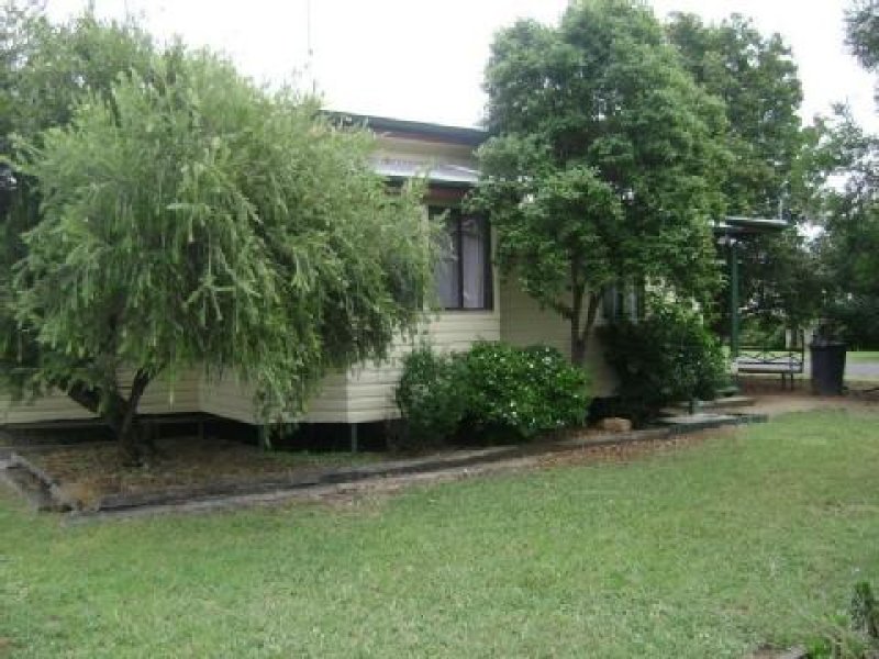 11 Albert Street, Goondiwindi, QLD 4390