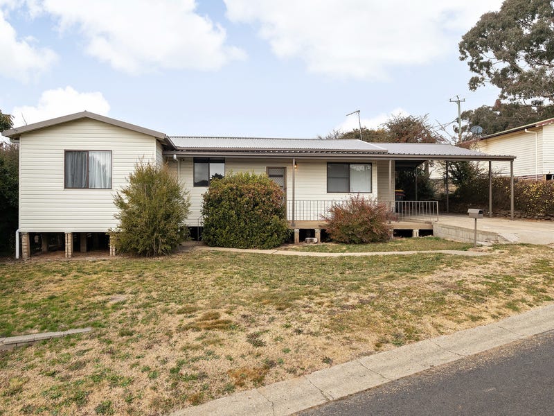 2 Kurang Place, Cooma, NSW 2630 Property Details