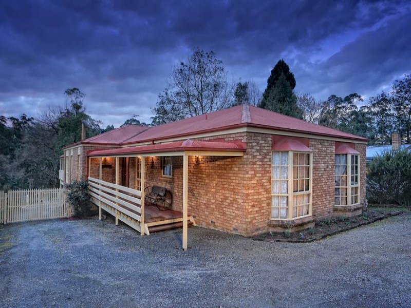 131 Woori Yallock Road, Cockatoo, VIC 3781