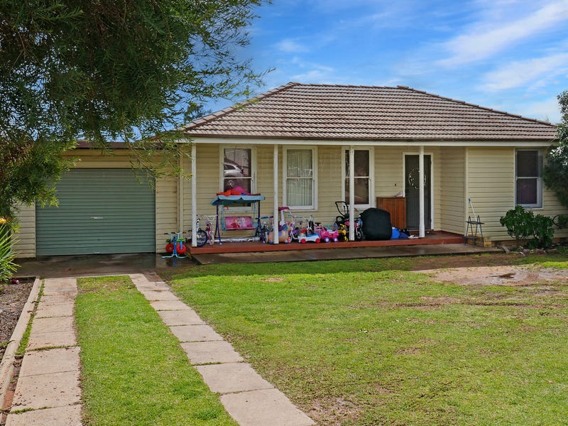 17 Lightwood Street, Leeton, NSW 2705 Property Details