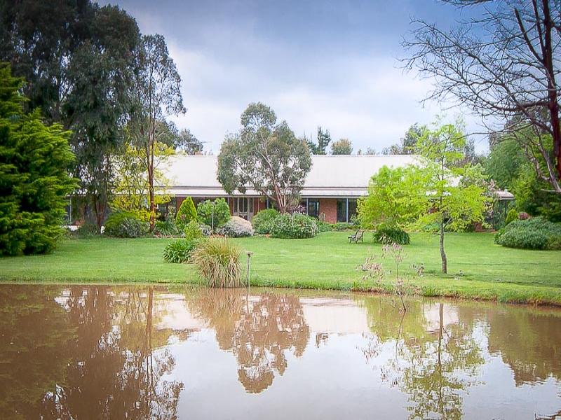 288 Couangalt Road, Gisborne South, VIC 3437